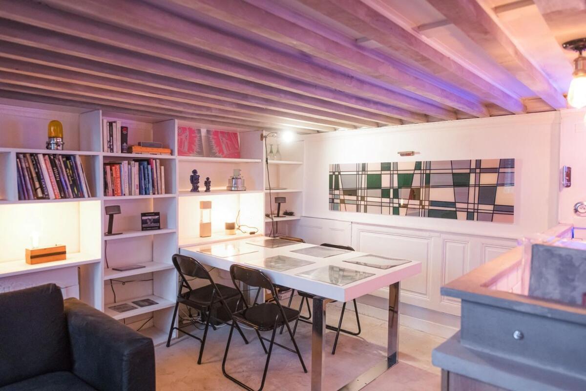 Artist's Mini Loft - Marais Paris