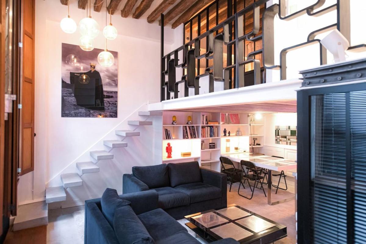 Artist's Mini Loft - Marais Apartment Paris